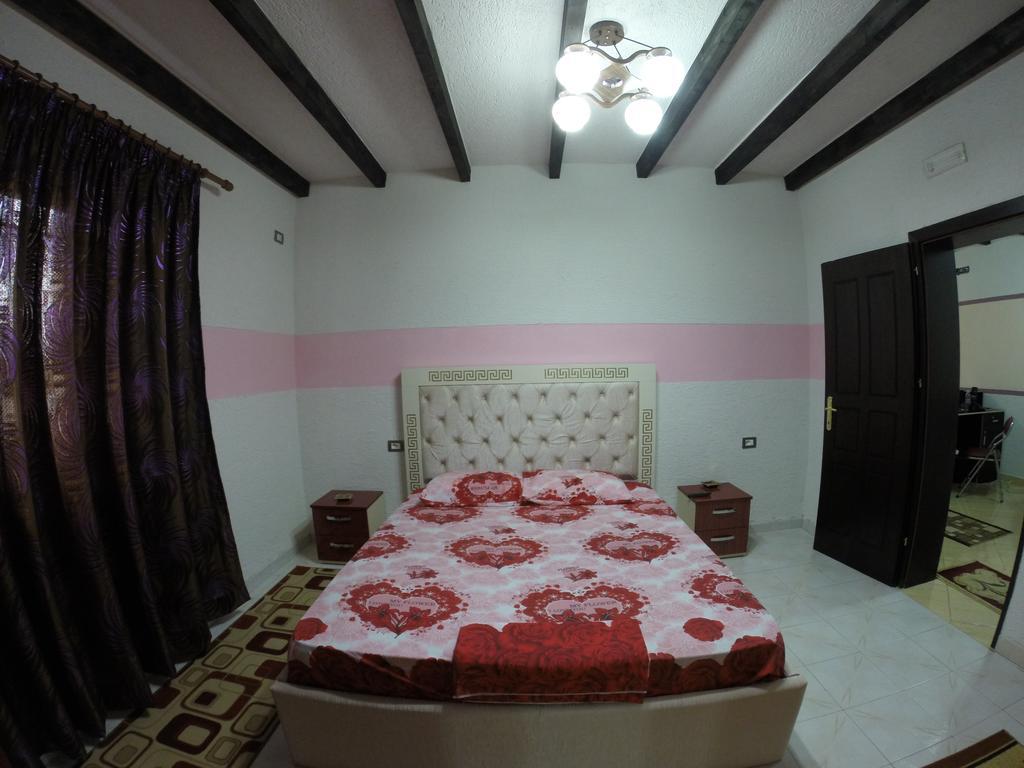 Hotel Buza New Shtoj Екстер'єр фото