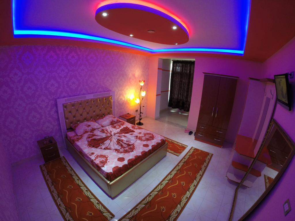 Hotel Buza New Shtoj Екстер'єр фото