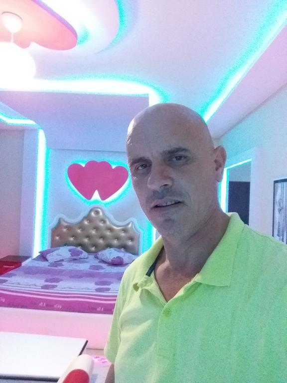Hotel Buza New Shtoj Екстер'єр фото